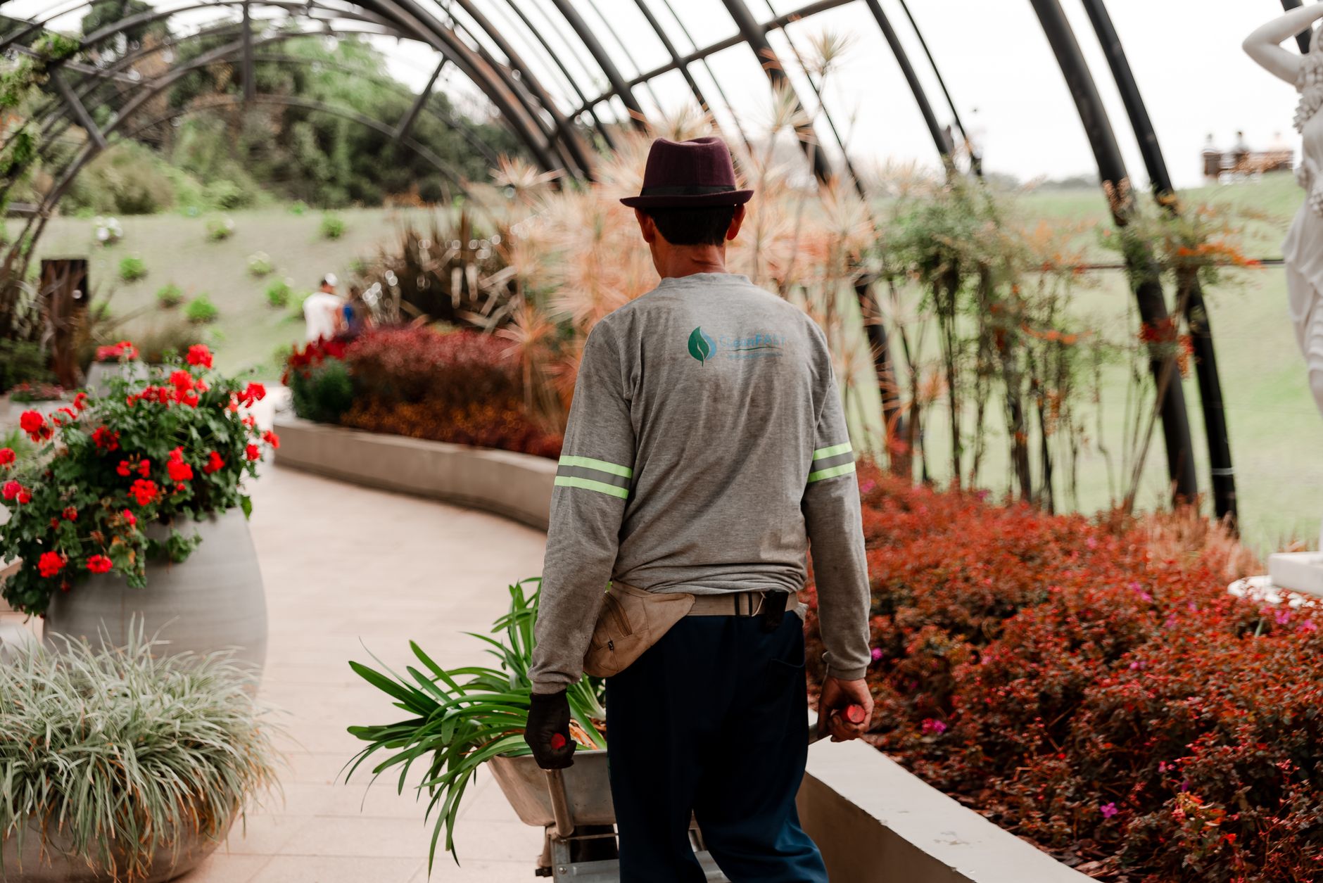 Jardinier paysagiste équipe à Vitry-sur-Seine